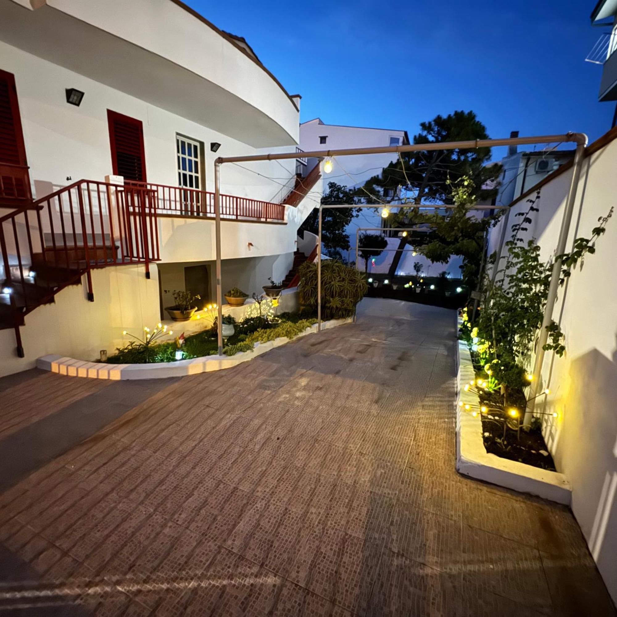 La Casa Di Wioletta Apartment Barcellona-Pozzo di Gotto Exterior foto