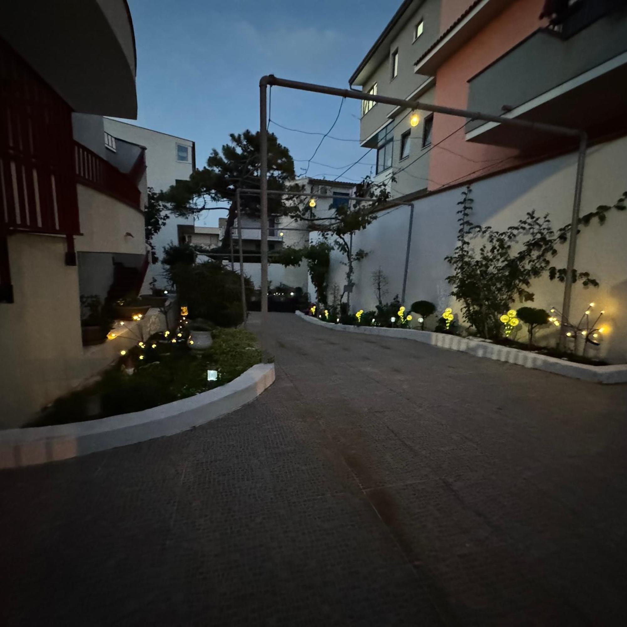 La Casa Di Wioletta Apartment Barcellona-Pozzo di Gotto Exterior foto